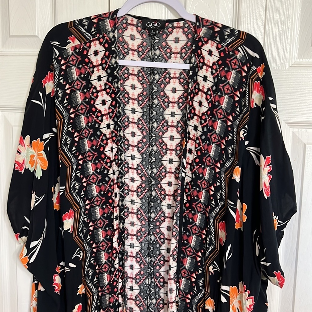Gigio Black Floral Geometric Design Cardigan Vest Small (oversized) with Tassels - Picture 3 of 7